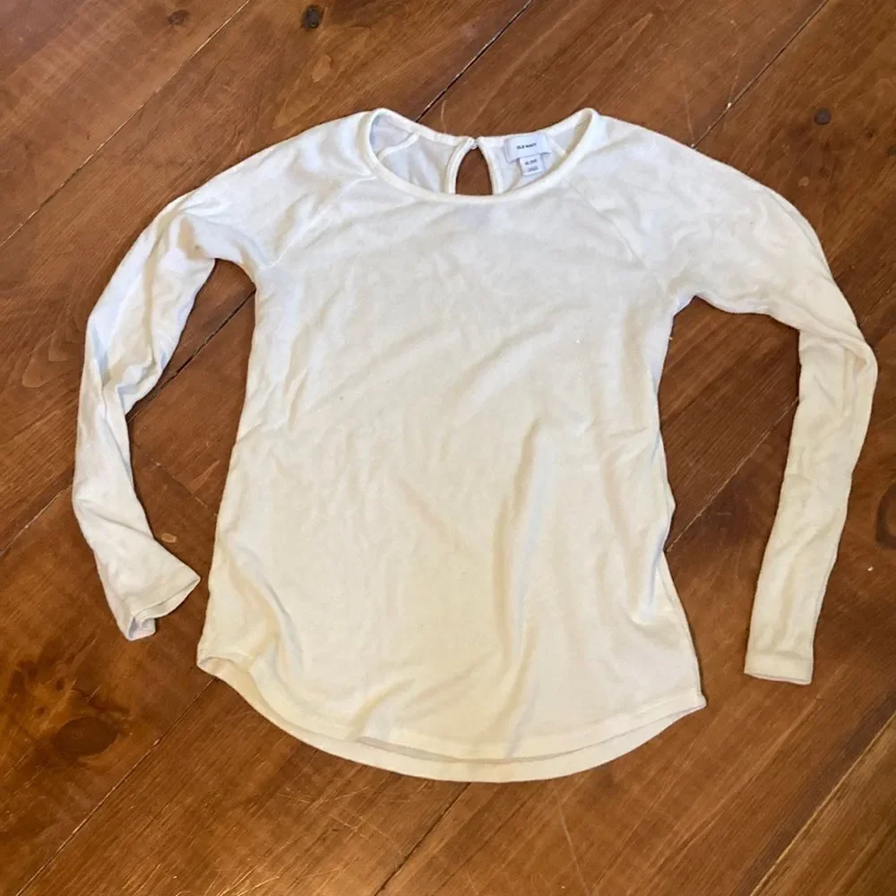 Old navy white long sleeve so soft